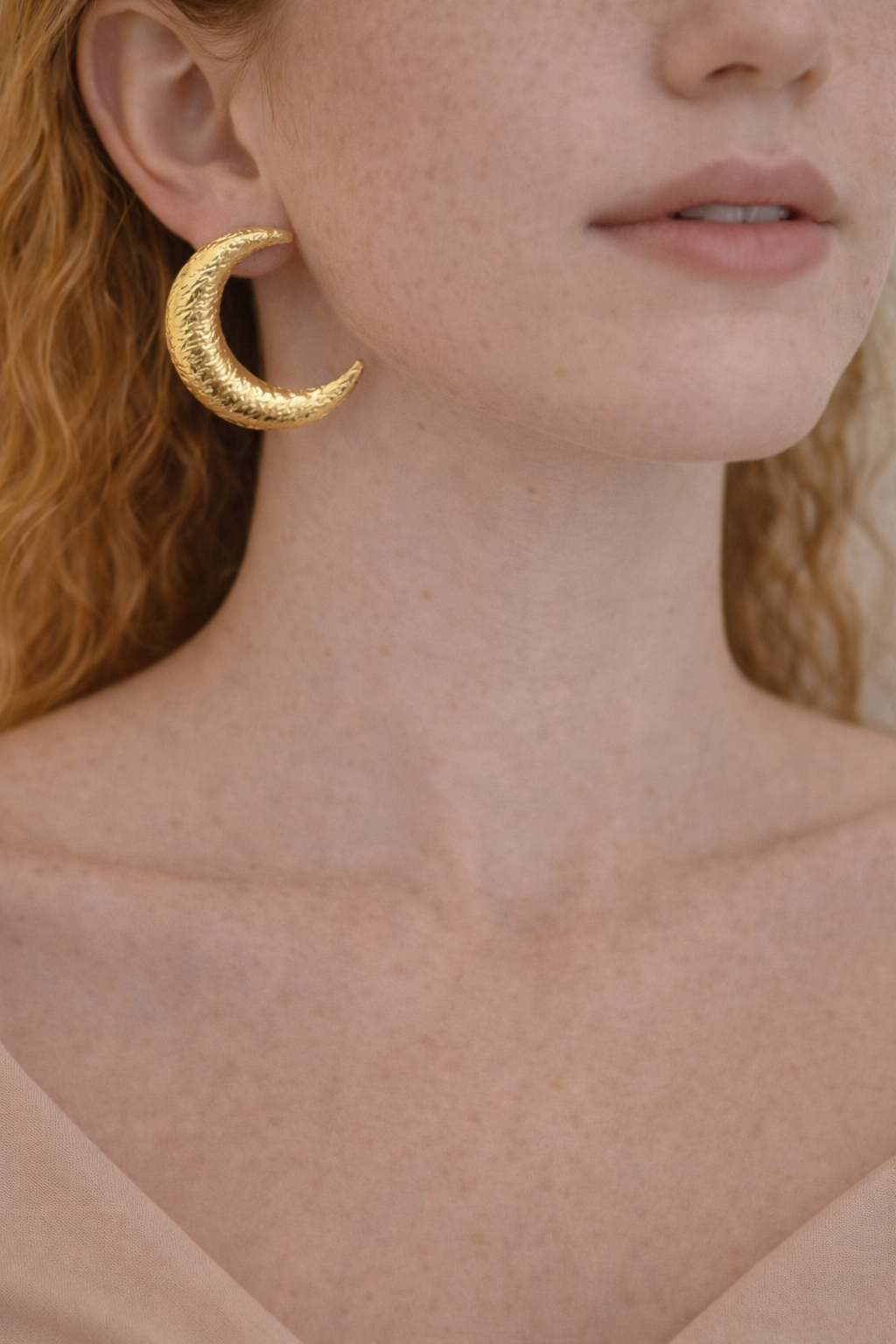 Lunara Gold Hilal Küpe