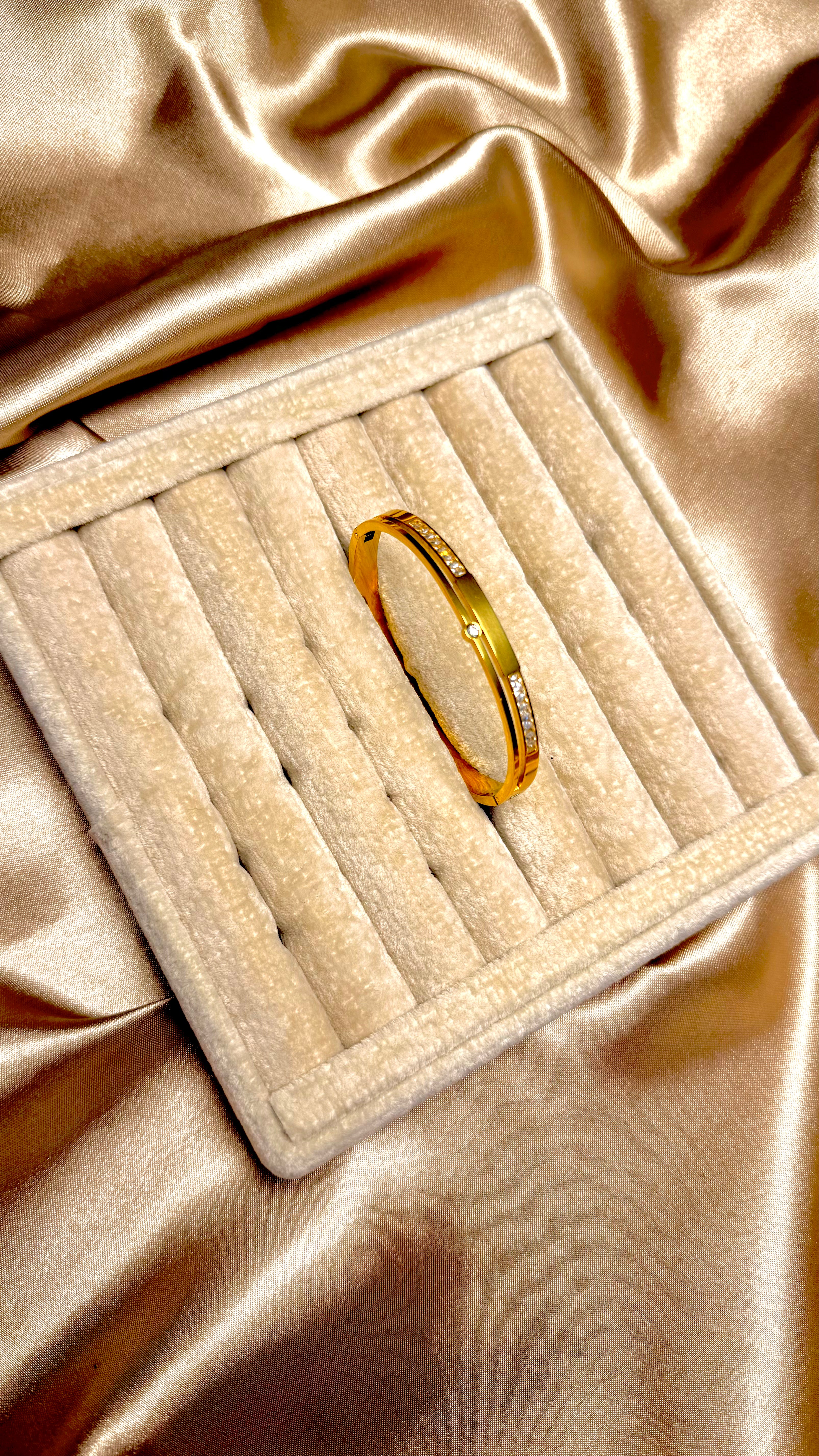 Çift Sıra Taşlı Çelik Bileklik