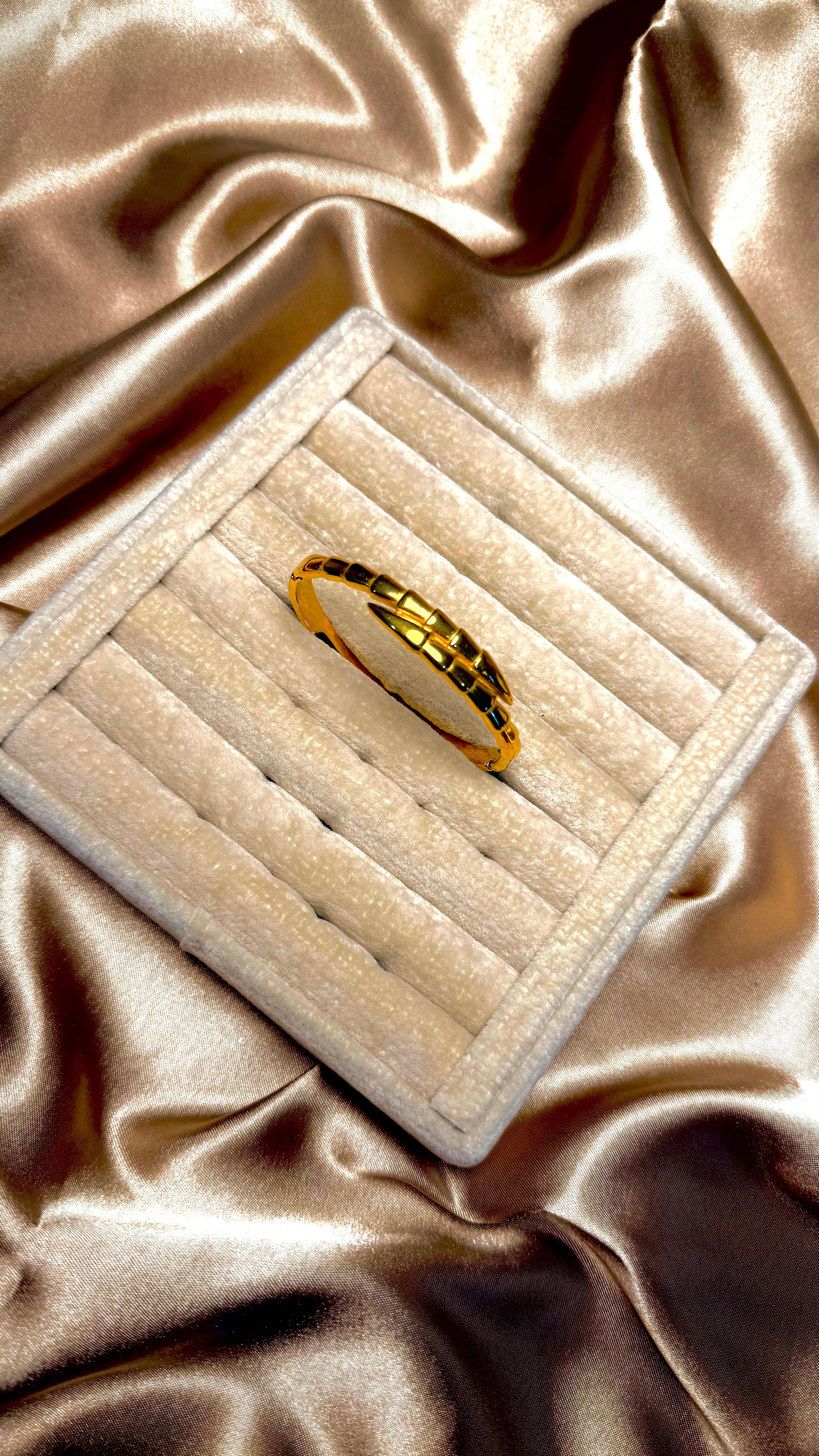 Ok Model Çelik Bileklik