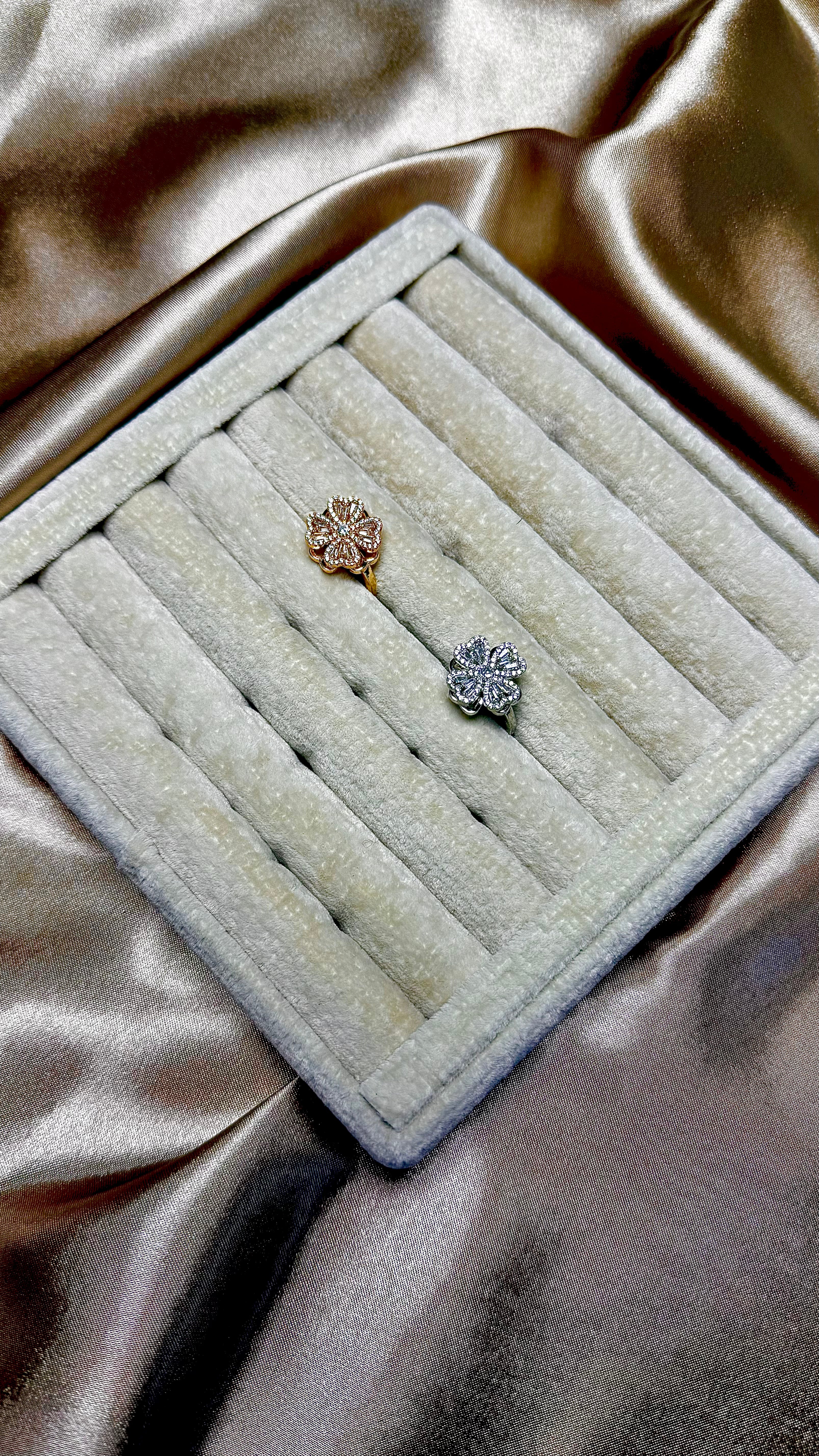 Dönen Çiçek Halkası