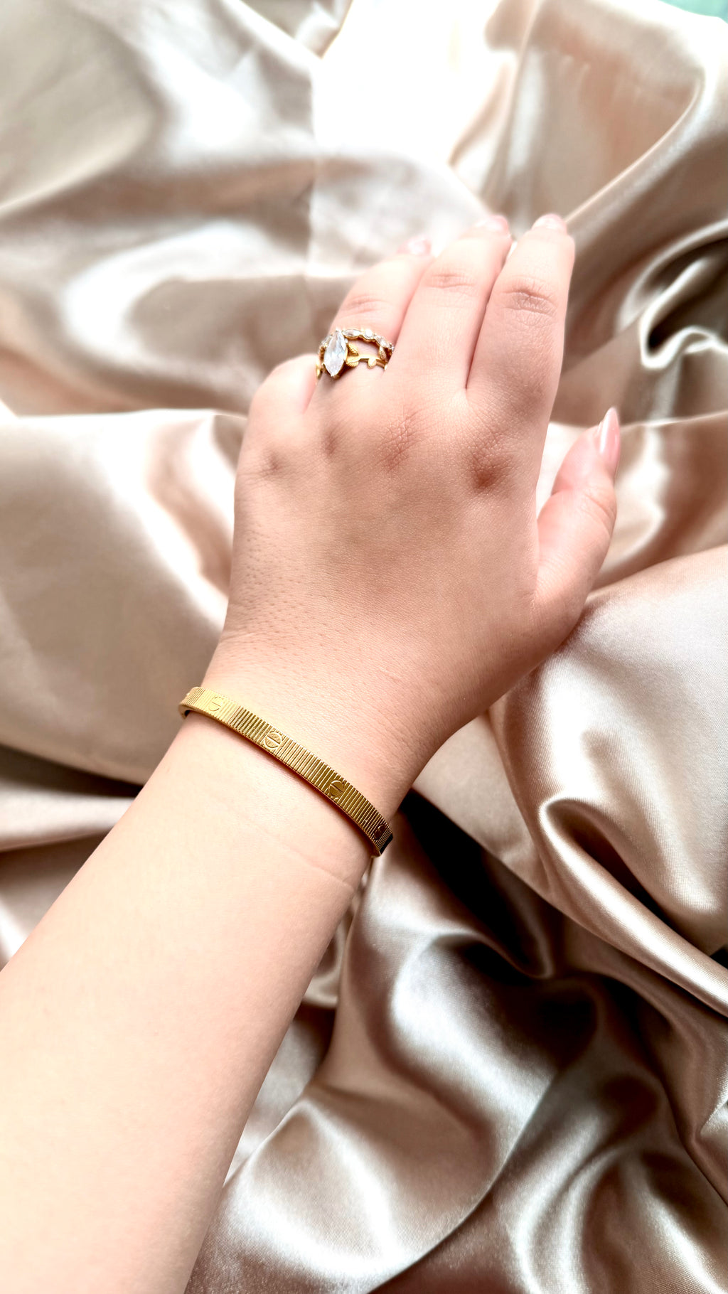 Çizgili Love Çelik Bileklik