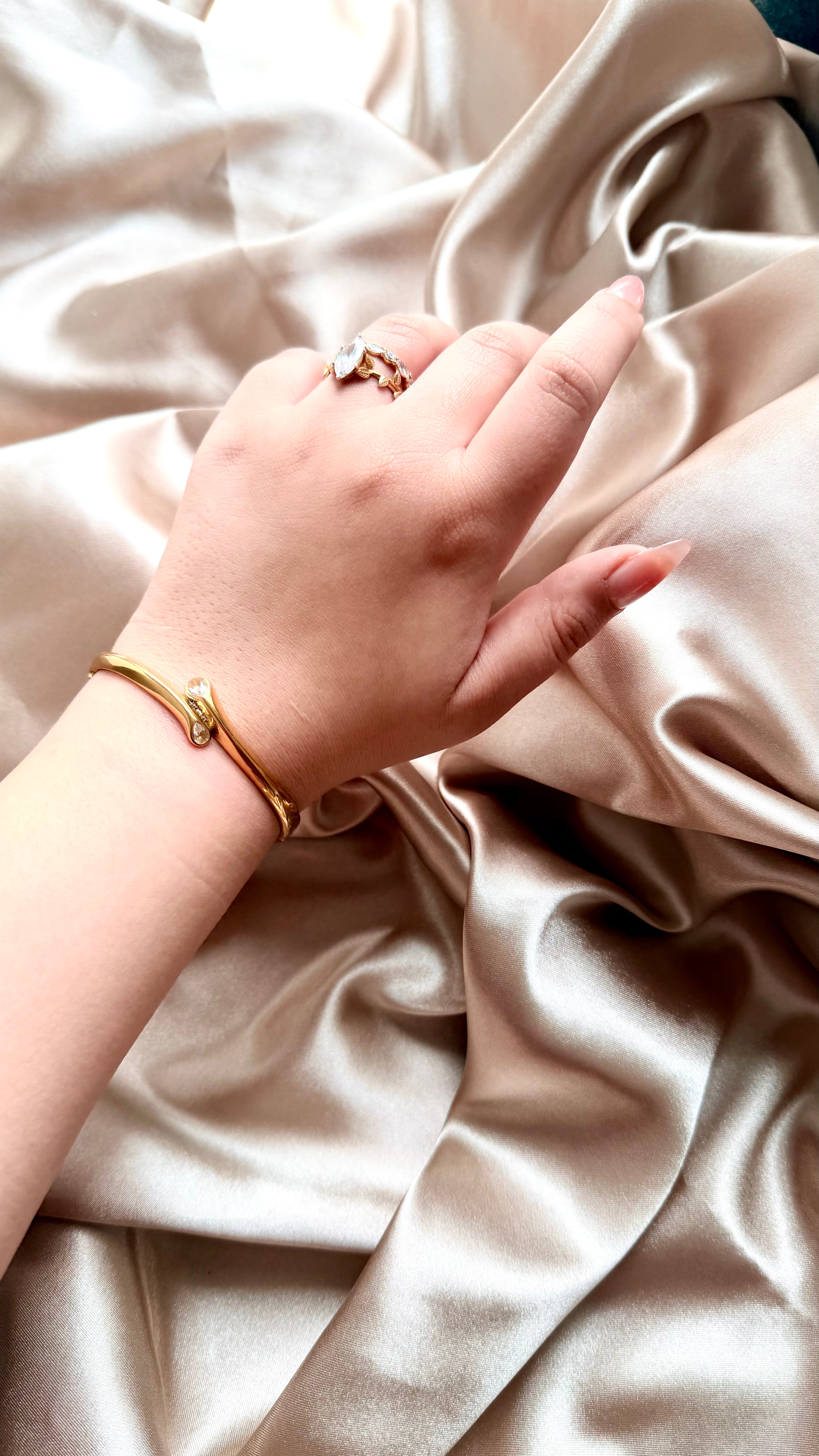 Twist Taşlı Çelik Bileklik