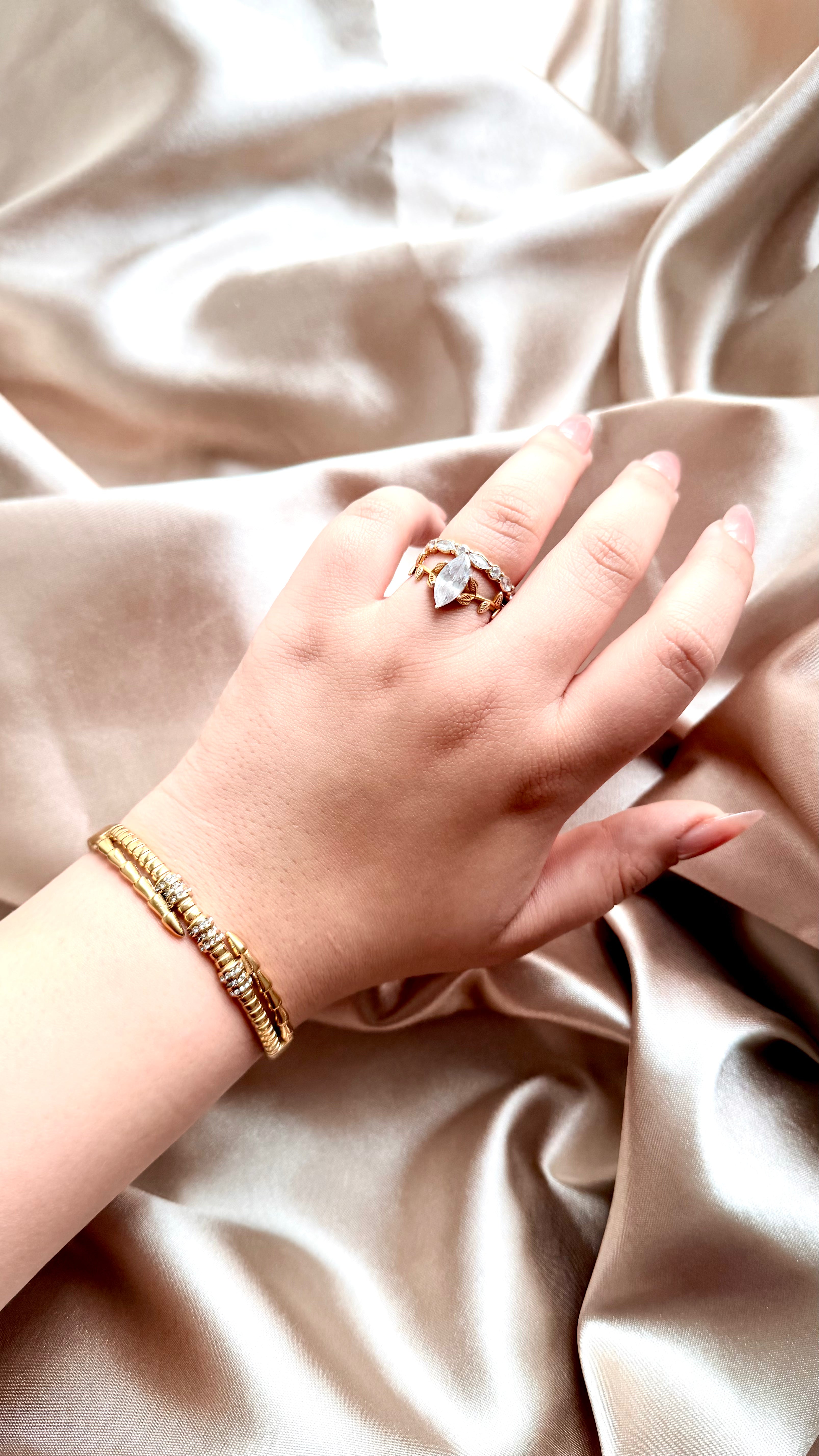 Golden Rebel Taşlı Bileklik