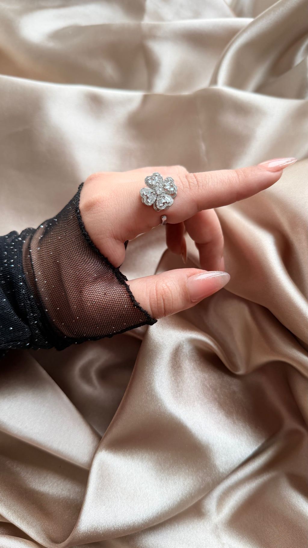 Dönen Çiçek Halkası