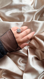 Dönen Çiçek Halkası