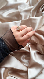 Dönen Çiçek Halkası