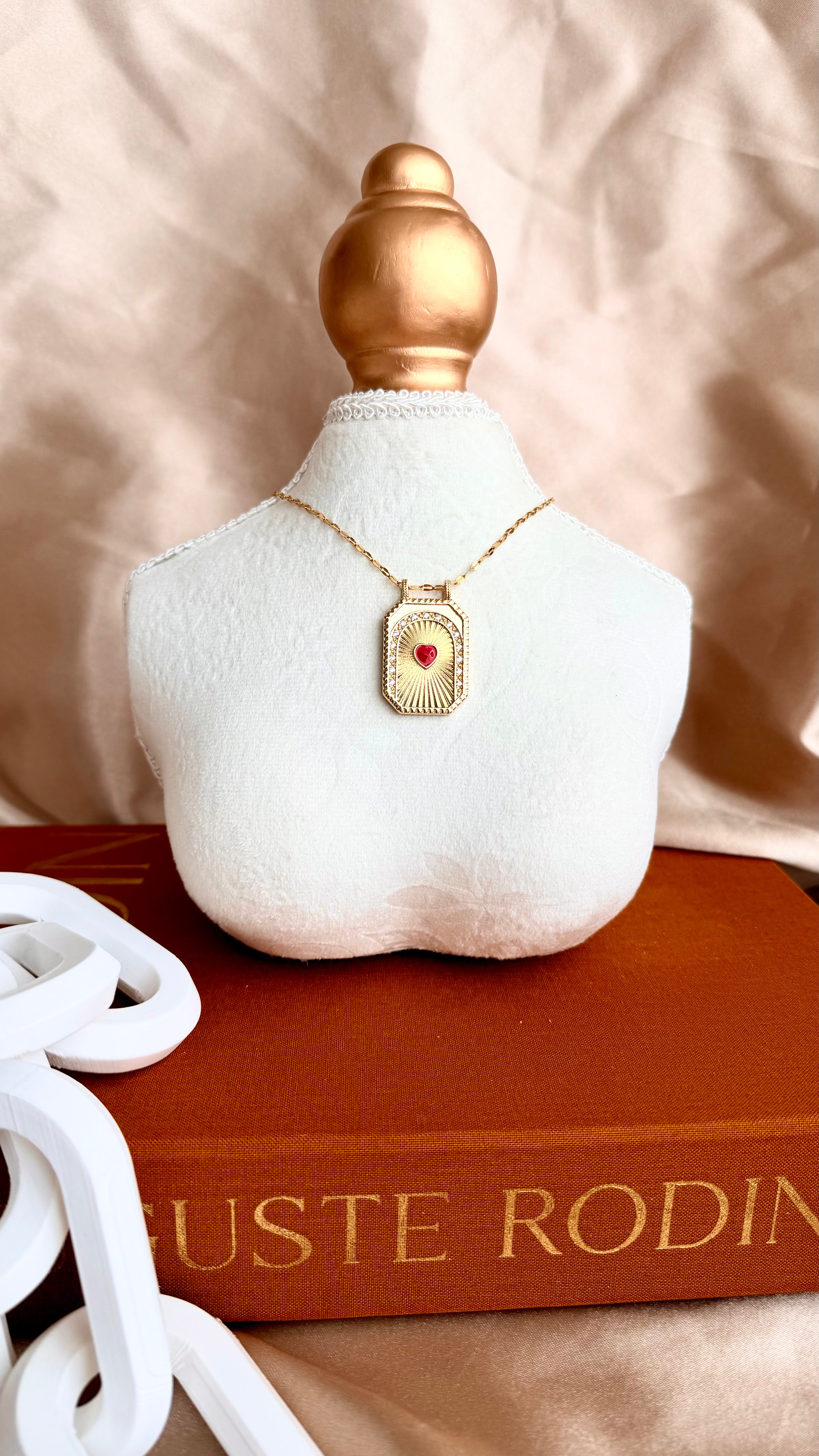 Kalp Detaylı Paslanmaz Çelik Vintage Kolye