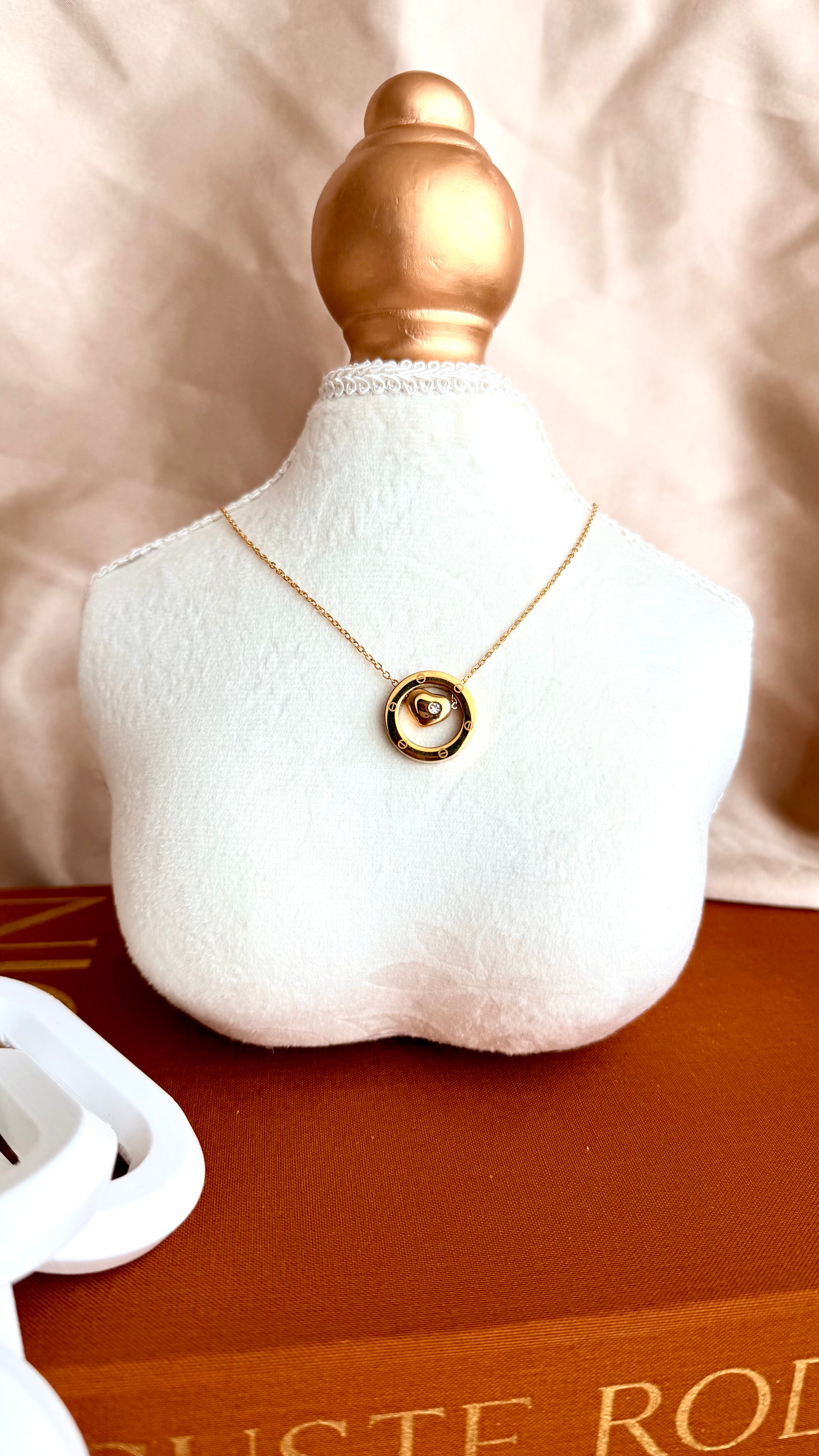 Modern Halka & Kalp Detaylı Çelik Kolye