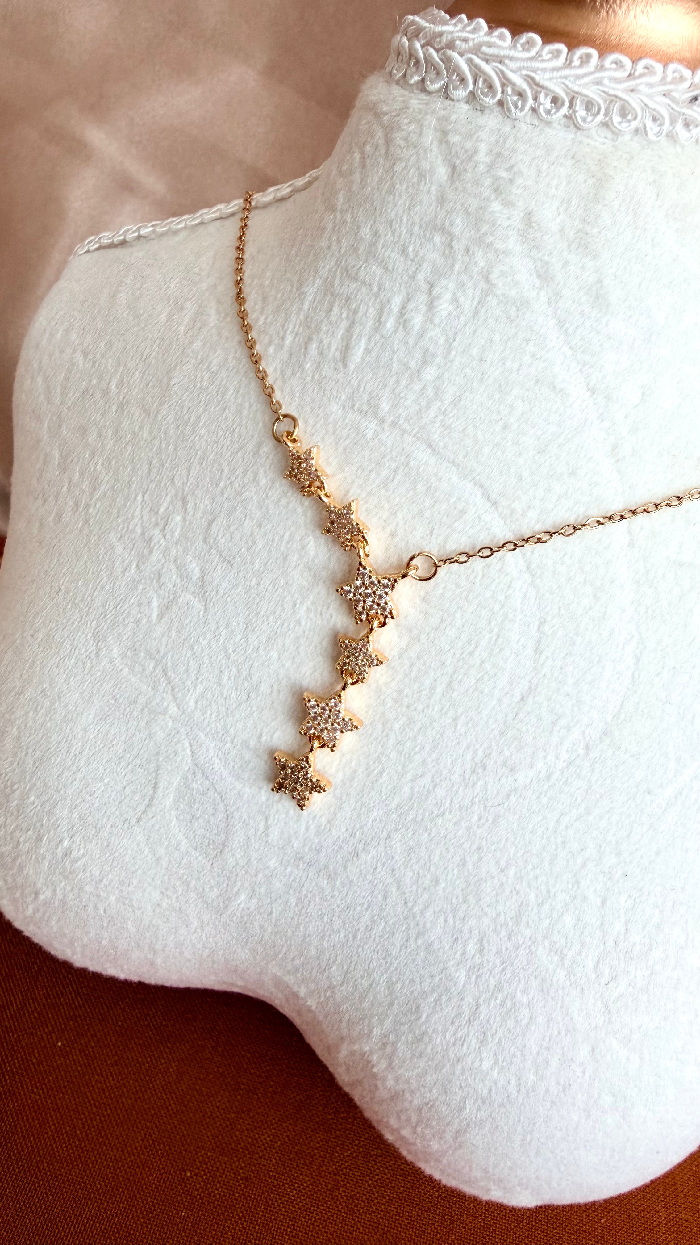 Yıldız Detaylı Uzun Çelik Kolye