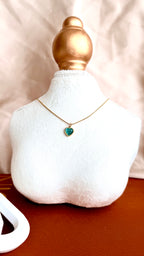 Yeşil Kalp Detaylı Çelik Kolye