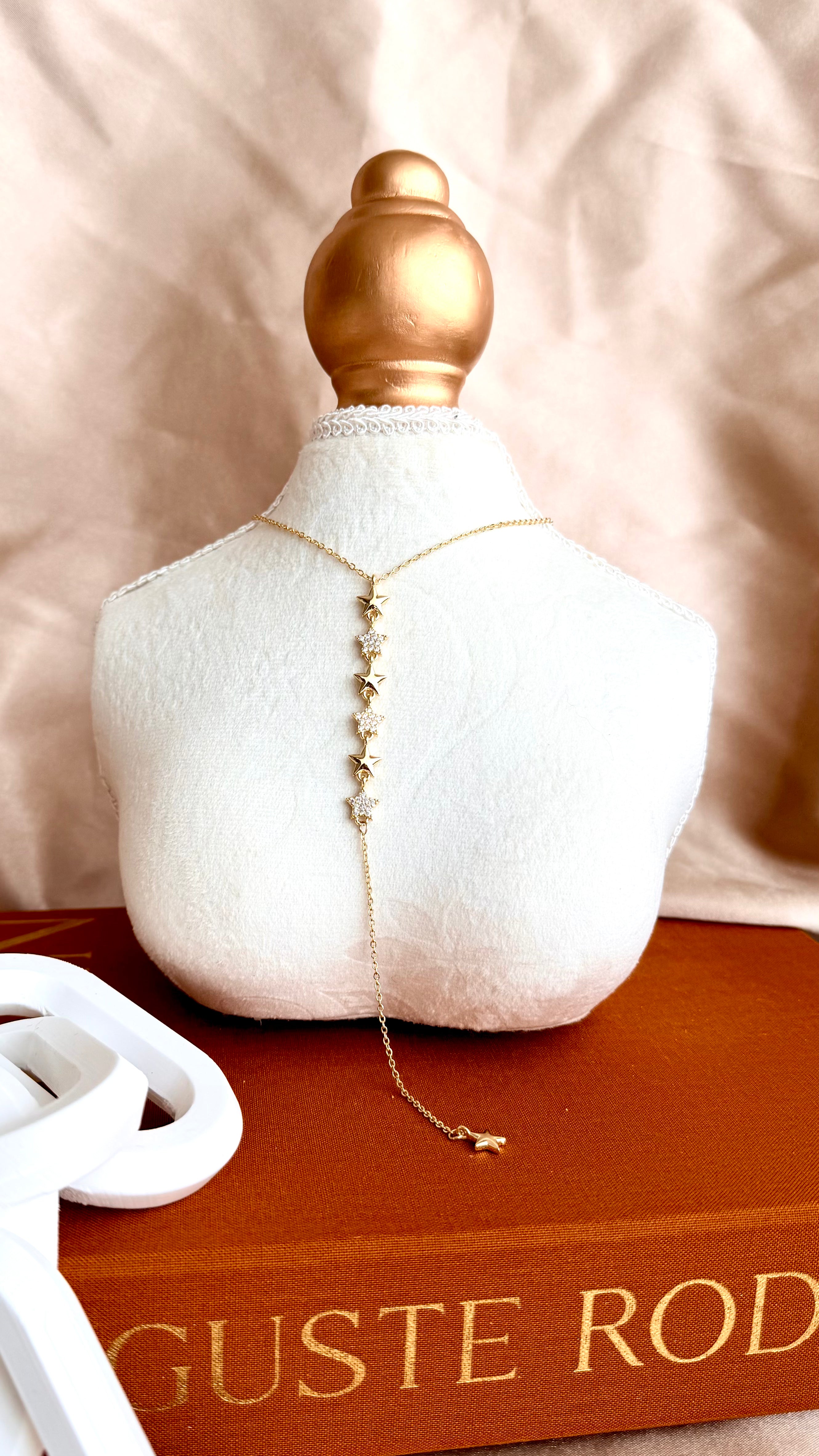 Yıldız Detaylı Uzun Sallantılı Çelik Kolye