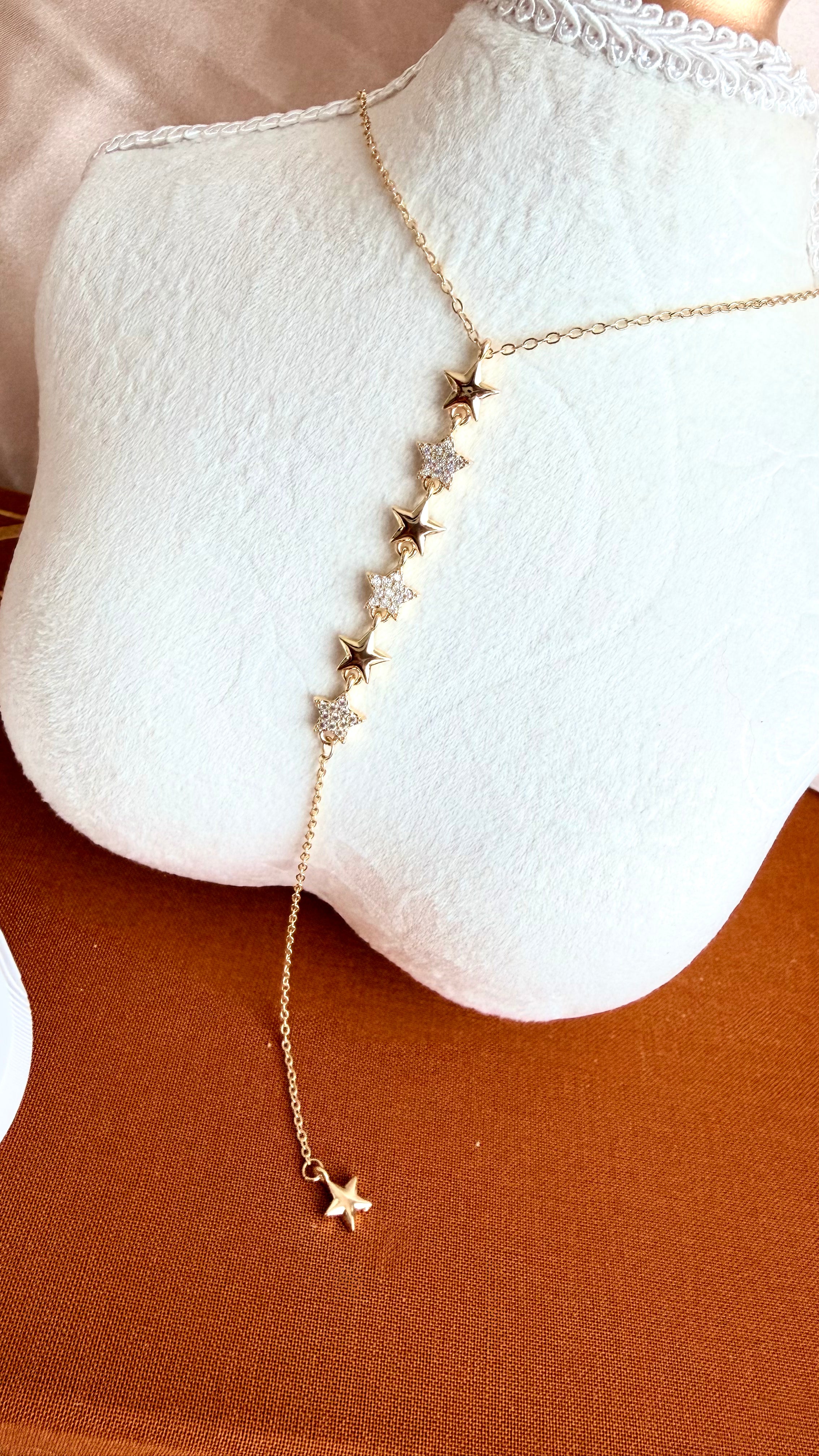 Yıldız Detaylı Uzun Sallantılı Çelik Kolye