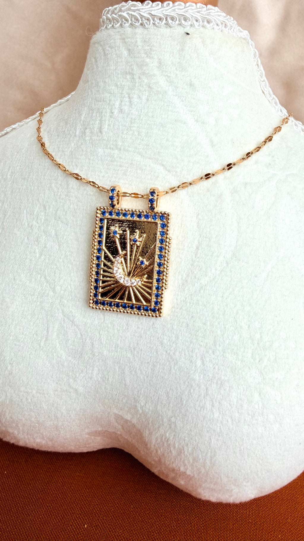 Royal Sun Çerçeveli Çelik Kolye