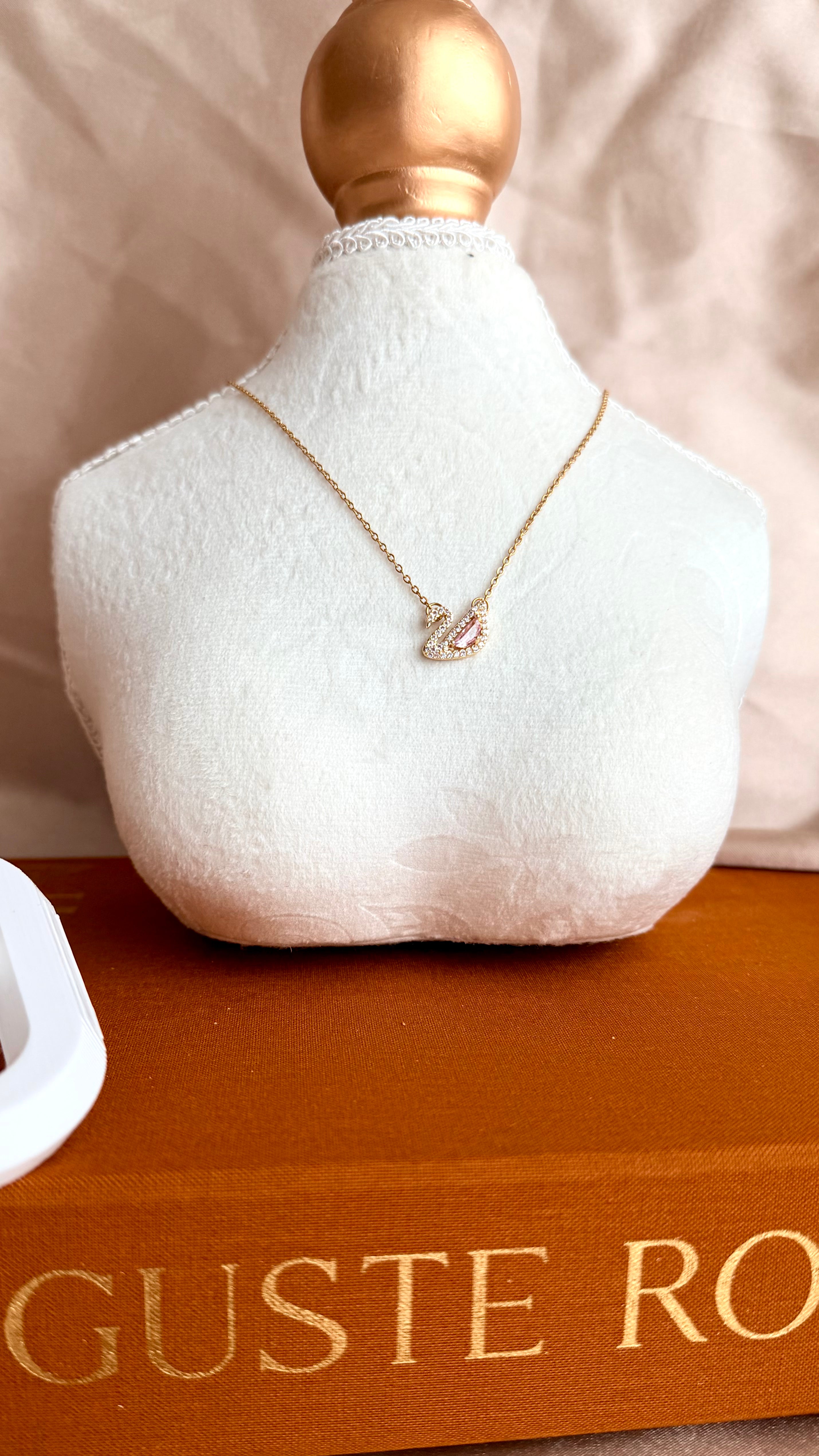 Pink Swan Çelik Kolye