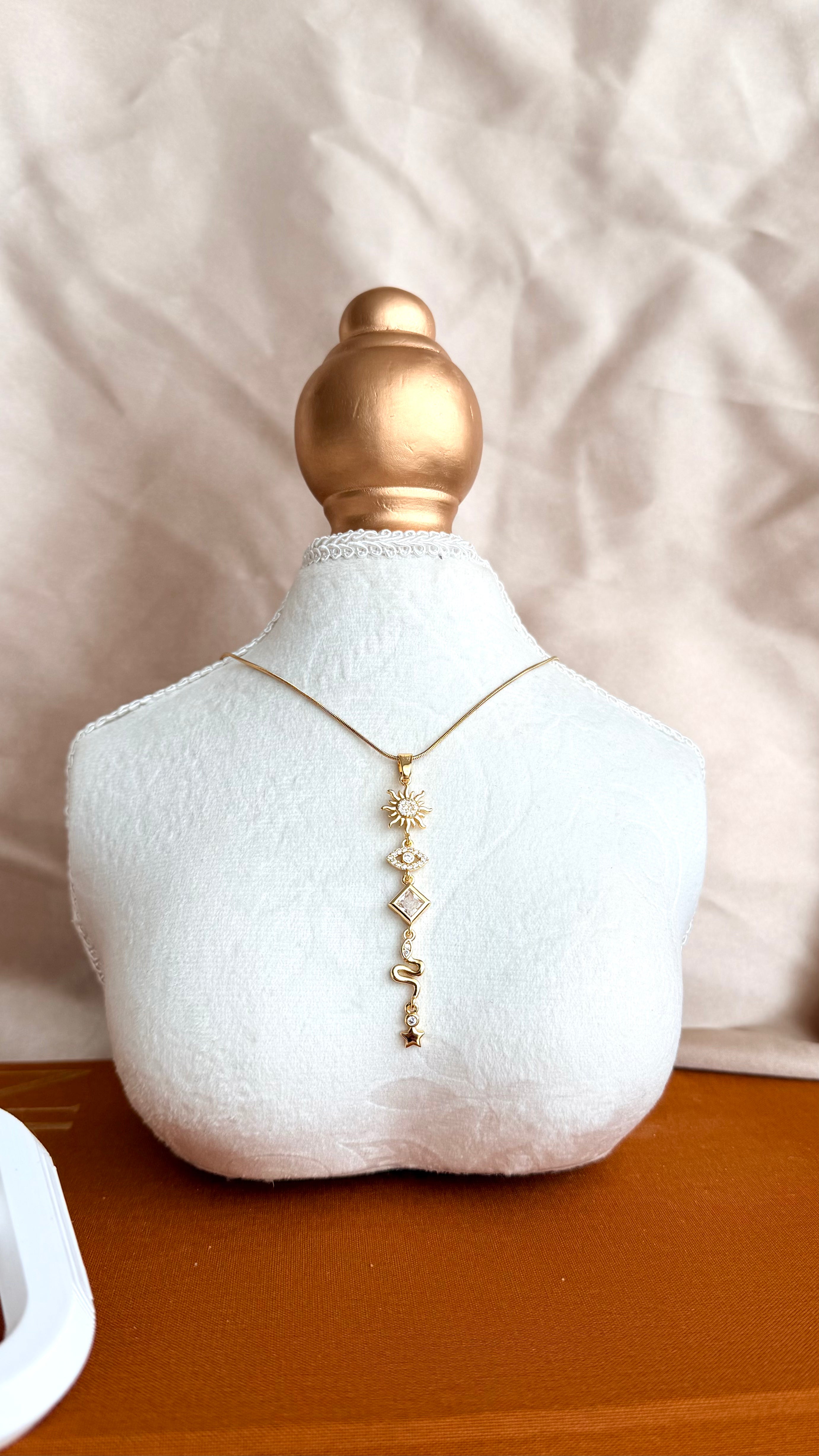 Mystic Symbols Dikey Çelik Kolye