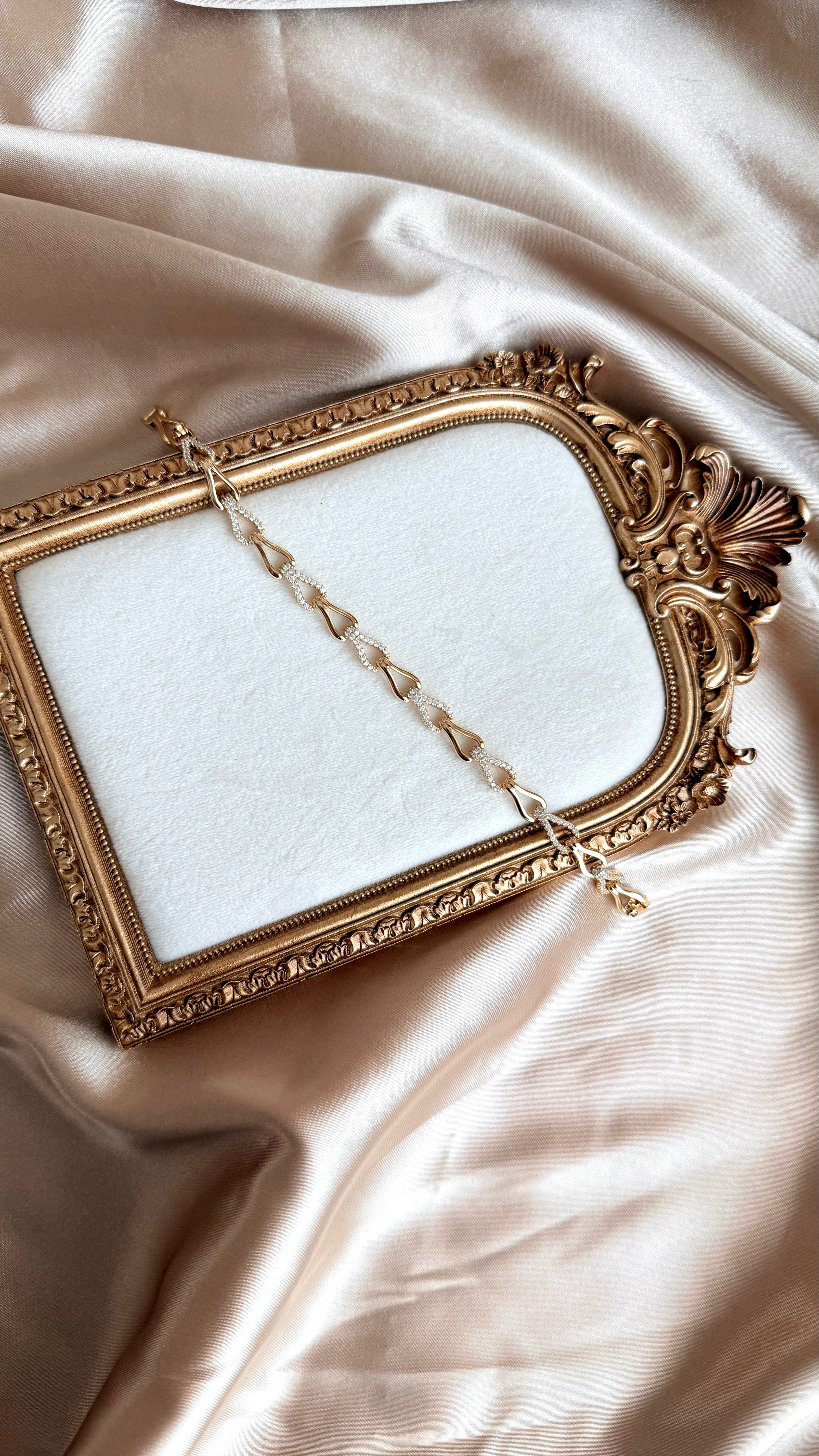 Velora Gold Bileklik