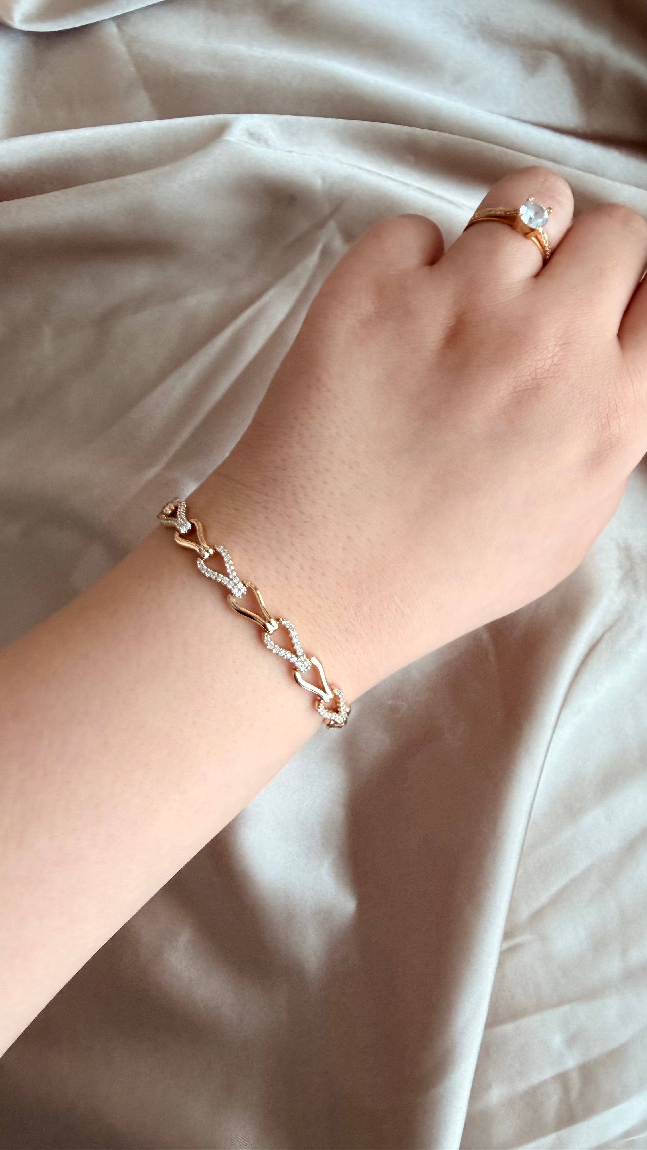 Velora Gold Bileklik