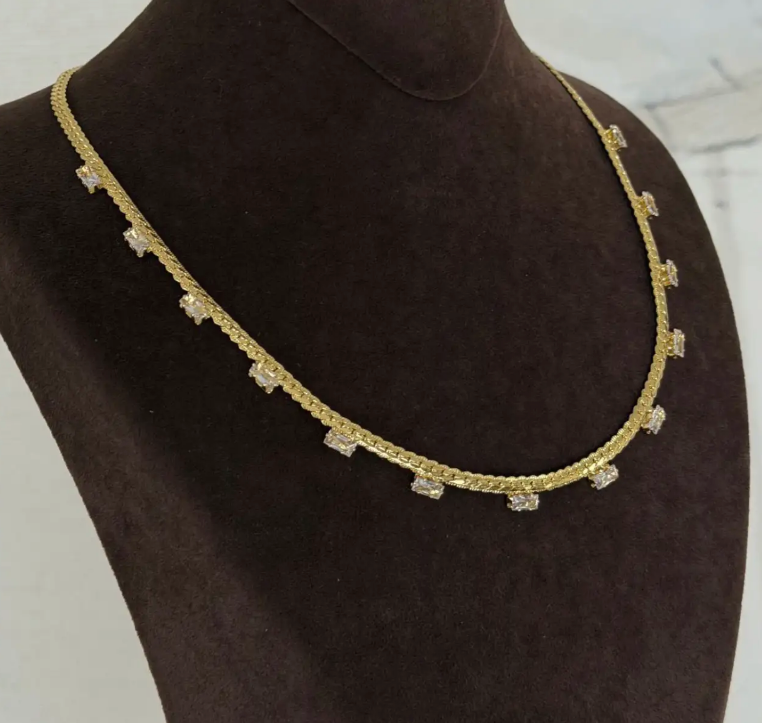 Baget Taş Detaylı Örgü Zincir Kolye