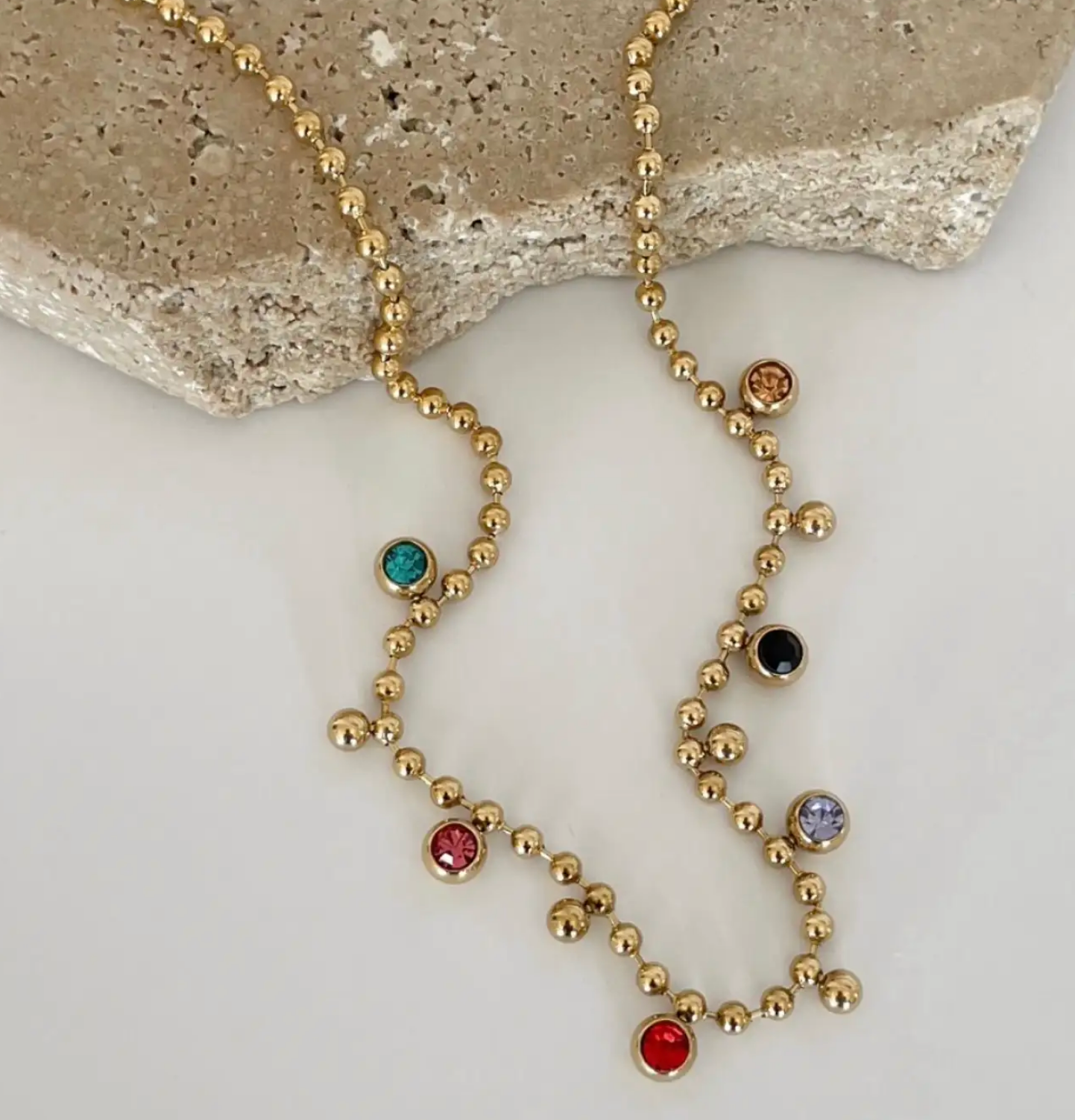 Renkli Taş Detaylı Boncuk Zincir Kolye